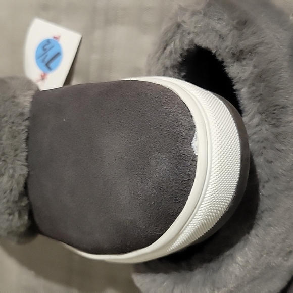 NWT Blondo waterproof slip on sneaker - Picture 6 of 7